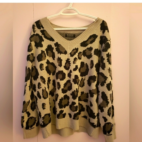 ⏳🔥Curve enhancing sweaters 2 FOR 1!!!!! - Picture 3 of 4